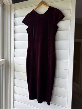 Felicity & Coco Velvet Midi Dress in Deep Wine